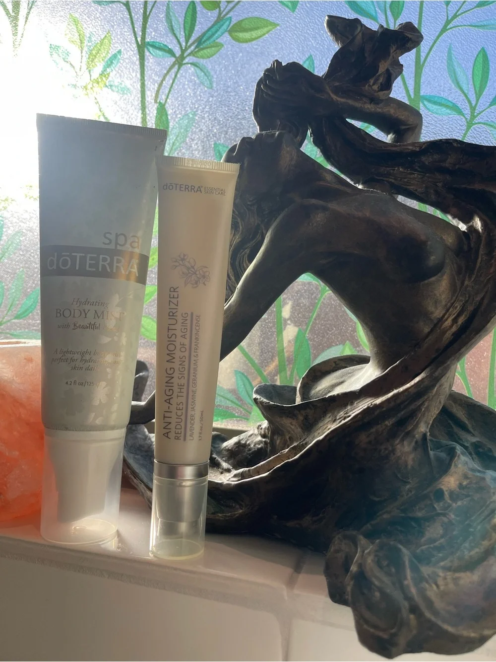 Doterra Spa Hydrating Body Mist & Anti-Aging Moisturizer - White Silver - Picture 1 of 9